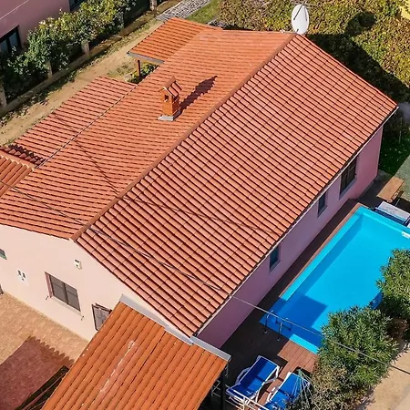 Modern With Pool & 4 Bikes, Near Center Fažana
