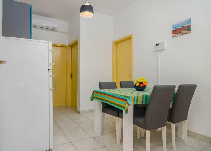 Holiday home Modern With Pool & 4 Bikes, Near Center *